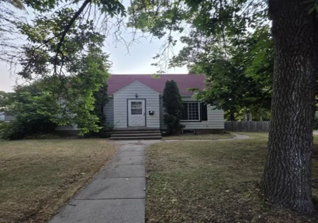 Photo 1 of Single family home for sale at 902 9th Avenue N, Saint Cloud, MN 56303 | MLS# 7141940 | Listing updated on 2026-09-15
