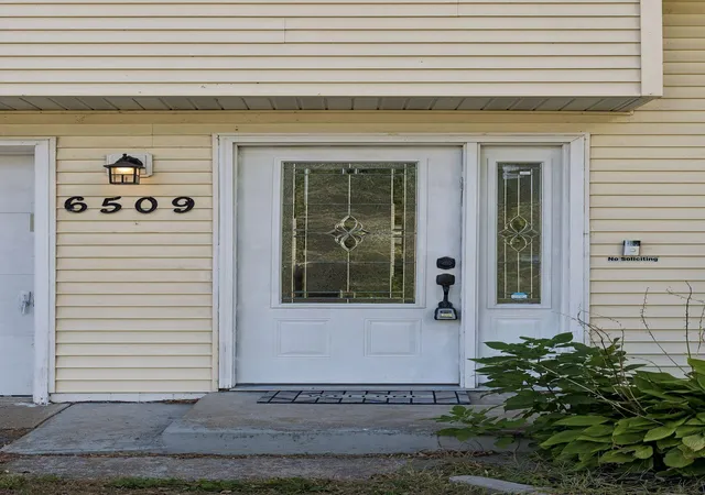Photo 3 of Single family home for sale at 6509 Edgemont Blvd N, Minneapolis, MN 55428 | MLS# 7141968 | Listing updated on 2026-10-19