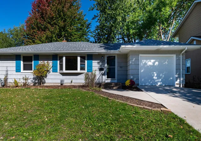 Photo 1 of Single family home for sale at 2025 Field Ave, Saint Paul, MN 55116 | MLS# 7142006 | Listing updated on 2026-10-09