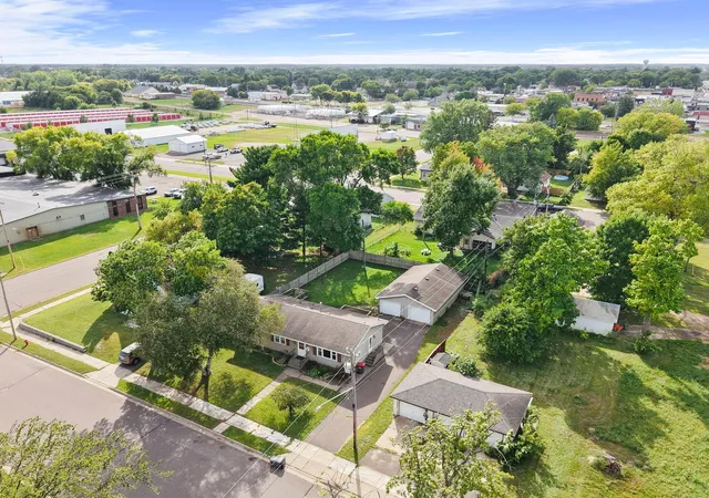 Photo 2 of Single family home for sale at 135 Davis St S, Cambridge, MN 55008 | MLS# 7142019 | Listing updated on 2026-09-13