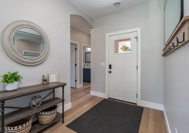 Photo 3 of Single family home for sale at 1720 High Tail Ln, Mankato, MN 56001 | MLS# 7142030 | Listing updated on 2026-09-22