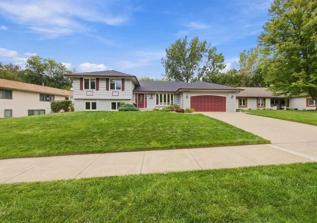 Photo 2 of Single family home for sale at 9235 Hyland Crk Rd, Minneapolis, MN 55437 | MLS# 7142032 | Listing updated on 2026-10-05