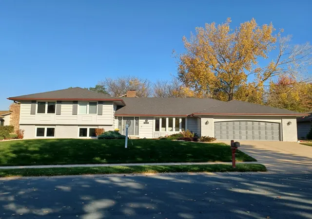 Photo 2 of Single family home for sale at 9235 Hyland Crk Rd, Minneapolis, MN 55437 | MLS# 7142032 | Listing updated on 2026-10-26