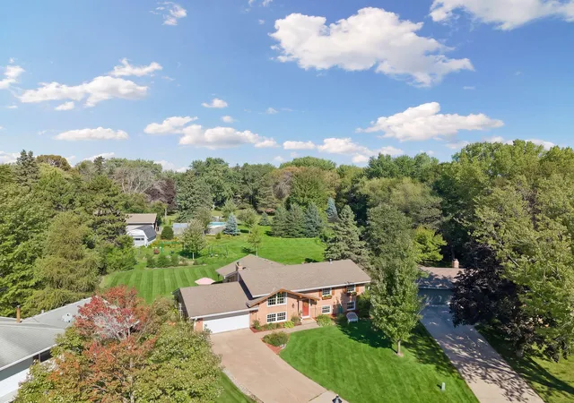 Photo 4 of Sale Pending at 4101 Brigadoon Dr, Saint Paul, MN 55126 | MLS# 7142034 | Listing updated on 2026-09-30