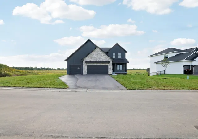 Photo 3 of Single family home for sale at 470 Sea Wing Blvd, Prescott, WI 54021 | MLS# 7142048 | Listing updated on 2026-10-08