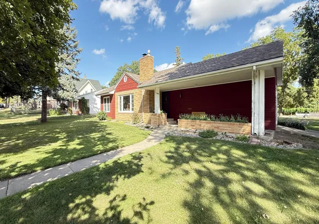 Photo 2 of Single family home for sale at 604 N 7th Street, Montevideo, MN 56265 | MLS# 7142059 | Listing updated on 2026-09-15