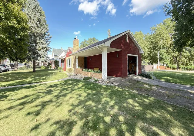 Photo 3 of Single family home for sale at 604 N 7th Street, Montevideo, MN 56265 | MLS# 7142059 | Listing updated on 2026-09-15