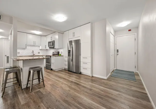 Listing Photo 4 - Condo for sale in building located at 311 Pleasant Ave, Saint Paul, MN 55102 - Unit #509