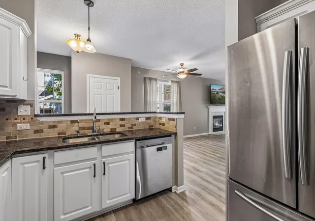 Photo 3 of Single family home for sale at 1673 Countryside Dr, Shakopee, MN 55379 | MLS# 7142088 | Listing updated on 2026-10-19