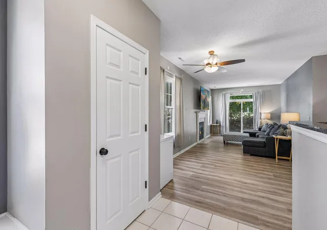 Photo 4 of Single family home for sale at 1673 Countryside Dr, Shakopee, MN 55379 | MLS# 7142088 | Listing updated on 2026-09-20