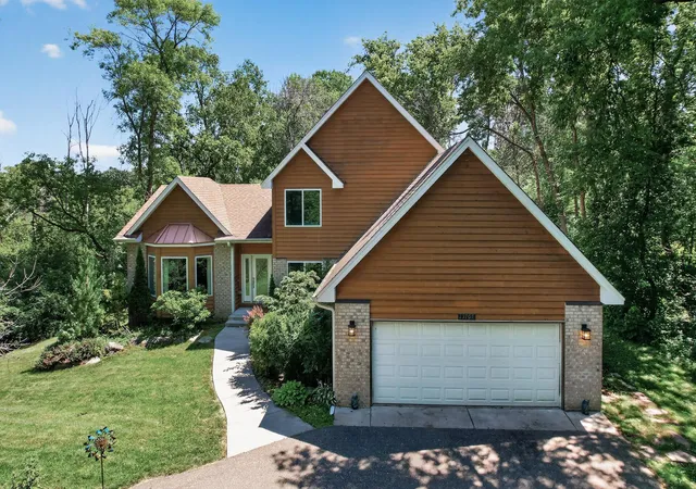 Photo 1 of Single family home for sale at 13707 Green Briar Dr, Hopkins, MN 55305 | MLS# 7142098 | Listing updated on 2026-10-04
