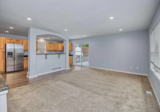 Photo 3 of Single family home for sale at 1662 Minnehaha Ave E, Saint Paul, MN 55106 | MLS# 7142108 | Listing updated on 2026-09-16