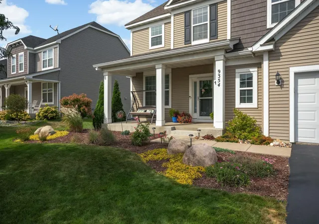 Photo 3 of Single family home for sale at 9354 Summerlin Rd, Saint Paul, MN 55129 | MLS# 7142116 | Listing updated on 2026-09-16