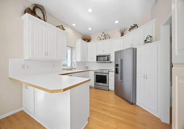Photo 4 of Single family home for sale at 239 Wildflower Ct, Saint Paul, MN 55127 | MLS# 7142128 | Listing updated on 2026-10-15