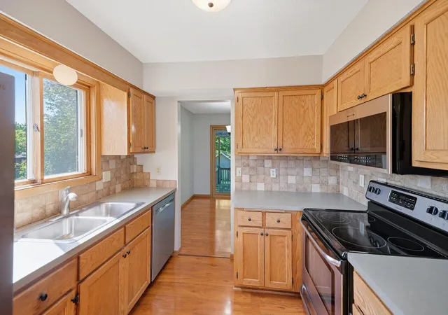 Photo 4 of Sale Pending at 13334 Thrush St NW, Andover, MN 55304 | MLS# 7142149 | Listing updated on 2026-09-13