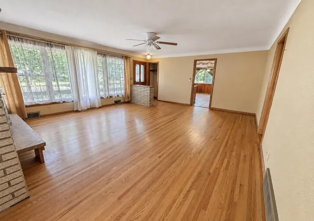 Photo 3 of Single family home for sale at 1894 Minnehaha Ave E, Saint Paul, MN 55119 | MLS# 7142153 | Listing updated on 2026-09-13