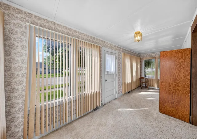 Photo 2 of Single family home for sale at 250 W Holly St, Owatonna, MN 55060 | MLS# 7142166 | Listing updated on 2026-09-12