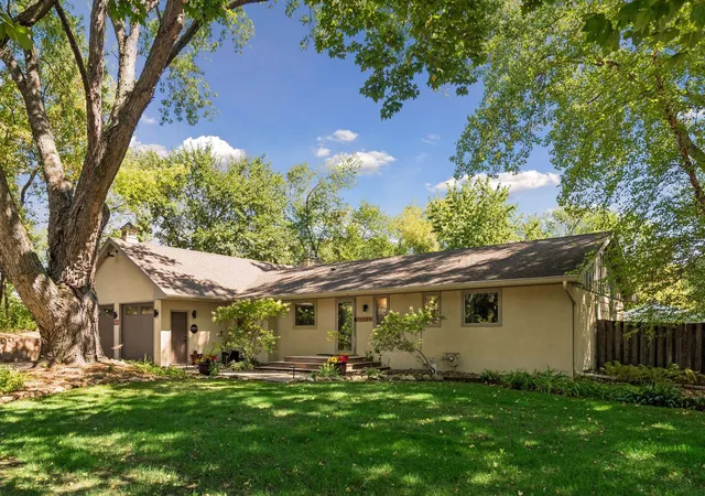 Photo 1 of Single family home for sale at 15509 Holdridge Rd E, Wayzata, MN 55391 | MLS# 7142168 | Listing updated on 2026-09-25
