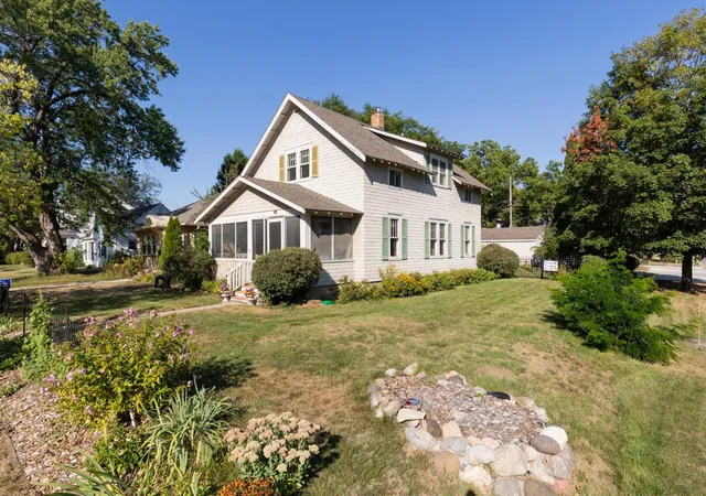 Photo 3 of Single family home for sale at 301 8th Avenue N, Hopkins, MN 55343 | MLS# 7142189 | Listing updated on 2026-09-14