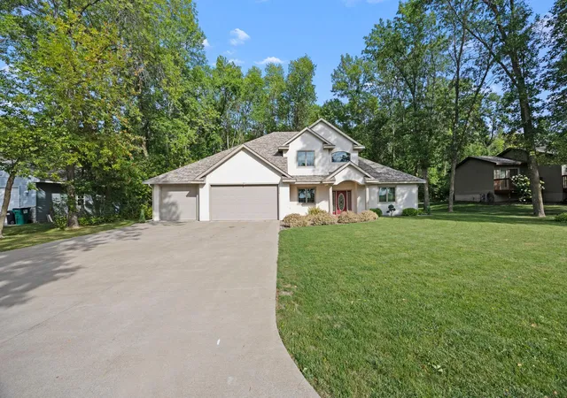 Photo 2 of Single family home for sale at 3214 Shorewood Dr, Rush City, MN 55069 | MLS# 7142197 | Listing updated on 2026-10-01