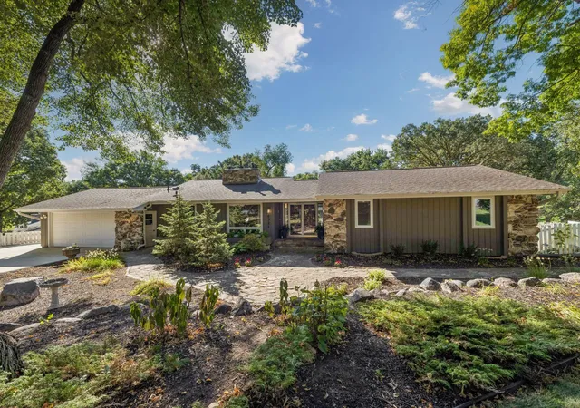 Photo 1 of Single family home for sale at 6521 Leesborough Ave, Eden Prairie, MN 55346 | MLS# 7142205 | Listing updated on 2026-09-13