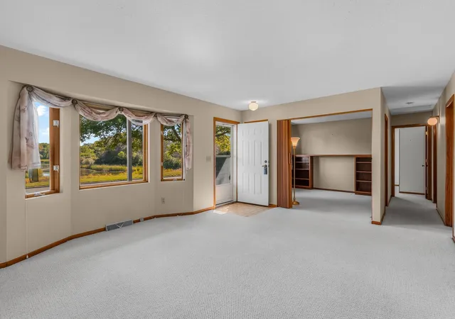 Photo 2 of Sale Pending at 3417 Van Dyke St, Saint Paul, MN 55110 | MLS# 7142207 | Listing updated on 2026-09-23