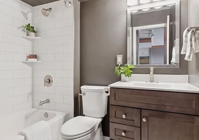 Photo 4 of Condo for sale at 400 Groveland Ave #708, Minneapolis, MN 55403 | MLS# 7142228 | Listing updated on 2026-09-15