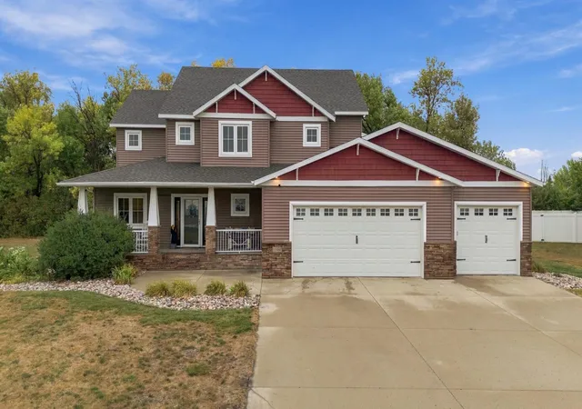 Photo 1 of Single family home for sale at 1944 53rd Avenue N, Moorhead, MN 56560 | MLS# 7142229 | Listing updated on 2026-10-21