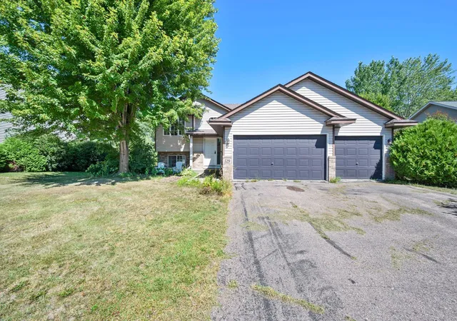 Photo 1 of Single family home for sale at 529 1st Street N, Montrose, MN 55363 | MLS# 7142251 | Listing updated on 2026-09-24