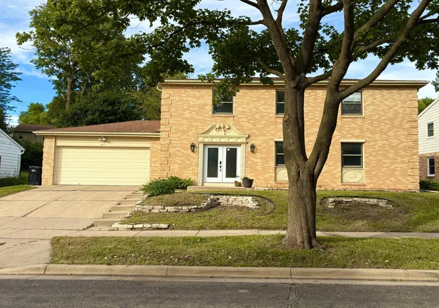 Photo 2 of Single family home for sale at 1017 19th Street Ne, Rochester, MN 55906 | MLS# 7142276 | Listing updated on 2026-09-18