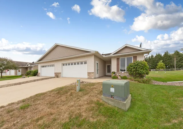 Photo 1 of Single family home for sale at 418 Buckshot Ct, Kenyon, MN 55946 | MLS# 7142277 | Listing updated on 2026-10-15
