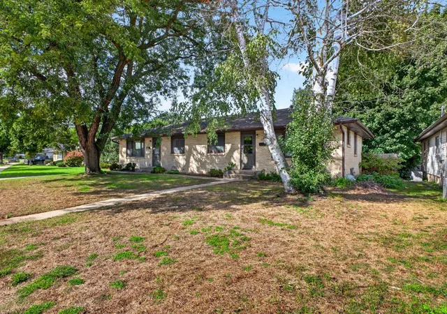 Photo 2 of Multi family home for sale at 849 11 1/2 St Sw, Rochester, MN 55902 | MLS# 7142279 | Listing updated on 2026-09-25