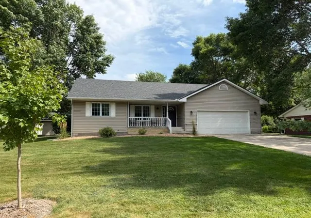 Photo 1 of Single family home for sale at 714 E Crescent Ln, Litchfield, MN 55355 | MLS# 7142283 | Listing updated on 2026-09-15
