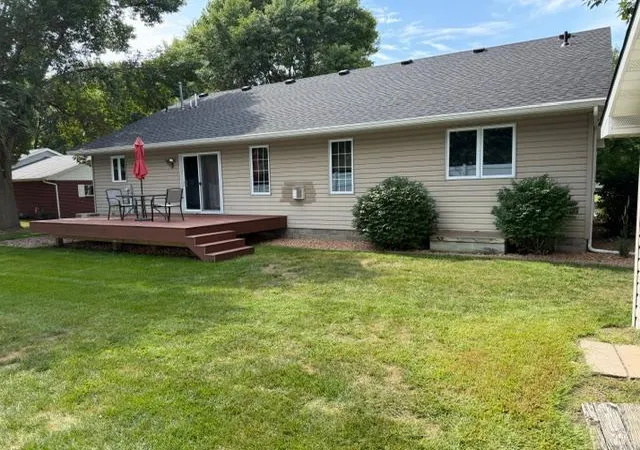 Photo 3 of Single family home for sale at 714 E Crescent Ln, Litchfield, MN 55355 | MLS# 7142283 | Listing updated on 2026-09-15