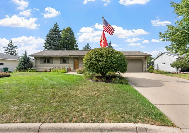 Photo 2 of Sale Pending at 11700 Galtier Dr, Burnsville, MN 55337 | MLS# 7142295 | Listing updated on 2026-09-24