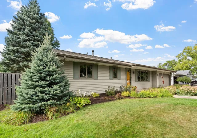 Photo 3 of Sale Pending at 11700 Galtier Dr, Burnsville, MN 55337 | MLS# 7142295 | Listing updated on 2026-09-24
