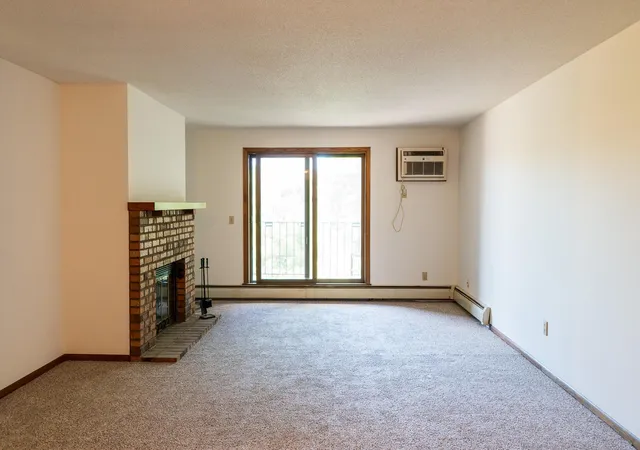 Photo 3 of Condo for sale at 1000 41st Avenue Ne #316, Minneapolis, MN 55421 | MLS# 7142298 | Listing updated on 2026-09-18