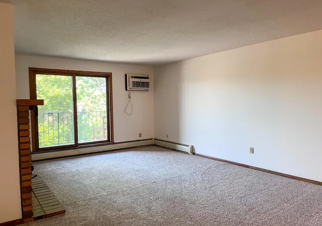 Photo 3 of Condo for sale at 1000 41st Avenue NE #316, Minneapolis, MN 55421 | MLS# 7142298 | Listing updated on 2026-09-18