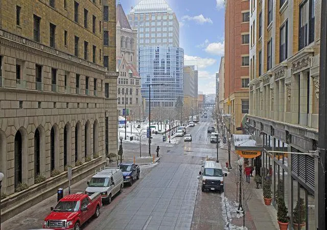 Photo 3 of Condo for sale at 350 Saint Peter St #606, Saint Paul, MN 55102 | MLS# 7142324 | Listing updated on 2026-09-15