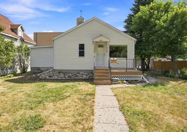 Photo 1 of Single family home for sale at 224 3rd Street N, Breckenridge, MN 56520 | MLS# 7142333 | Listing updated on 2026-09-15