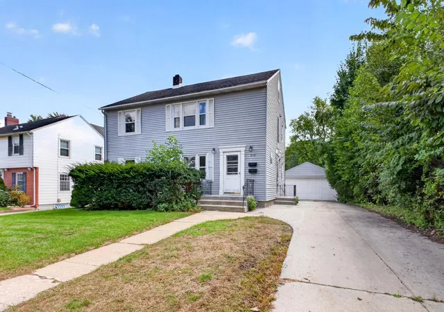 Listing Photo 4 - Condo for sale in building located at 812 11th St SW, Rochester, MN 55902