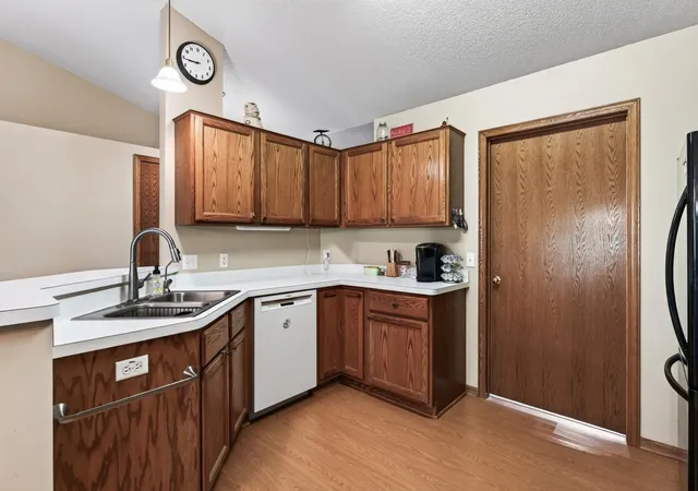 Photo 3 of Single family home for sale at 7577 Ojibway Park Ct, Saint Paul, MN 55125 | MLS# 7142367 | Listing updated on 2026-09-12