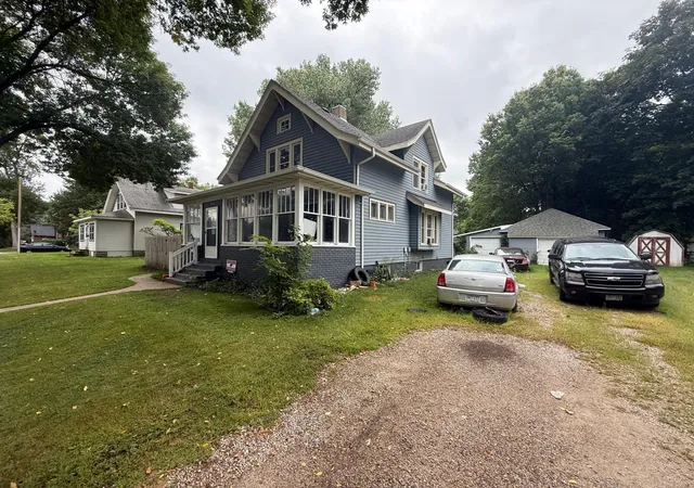 Photo 2 of Single family home for sale at 218 Augusta Ave Se, Willmar, MN 56201 | MLS# 7142379 | Listing updated on 2026-09-13