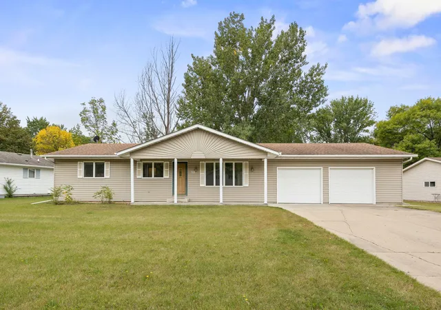 Single family home for sale at 318 Stoney Point Rd SW, Hutchinson, MN 55350 | MLS# 7142381