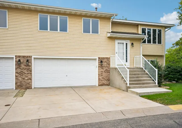 Photo 1 of Single family home for sale at 178 Sieben Crst Ln, Hastings, MN 55033 | MLS# 7142391 | Listing updated on 2026-09-17