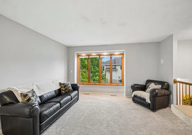 Photo 3 of Single family home for sale at 178 Sieben Crst Ln, Hastings, MN 55033 | MLS# 7142391 | Listing updated on 2026-09-17