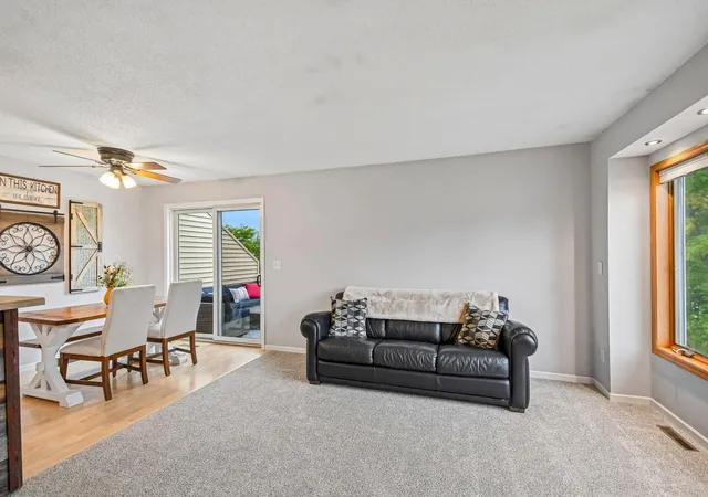 Photo 4 of Single family home for sale at 178 Sieben Crst Ln, Hastings, MN 55033 | MLS# 7142391 | Listing updated on 2026-09-17