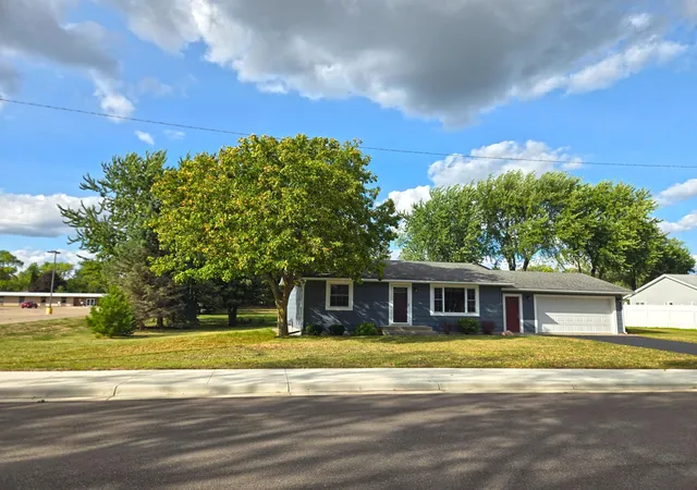 Photo 3 of Single family home for sale at 310 Highland St W, Annandale, MN 55302 | MLS# 7142402 | Listing updated on 2026-09-22