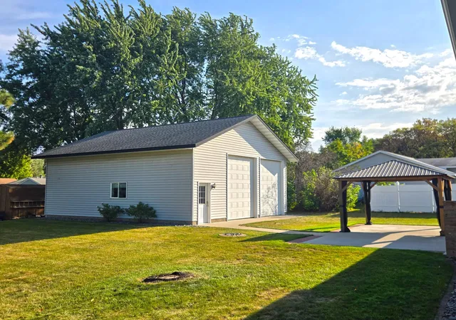 Photo 3 of Single family home for sale at 310 Highland St W, Annandale, MN 55302 | MLS# 7142402 | Listing updated on 2026-09-22