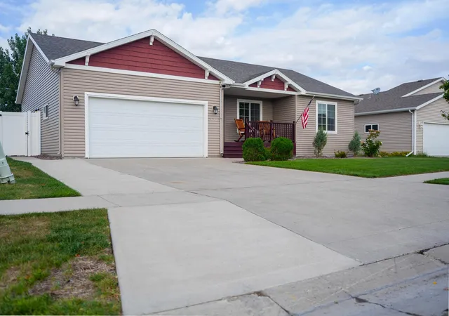 Photo 3 of Single family home for sale at 4723 51st Street S, Fargo, ND 58104 | MLS# 7142406 | Listing updated on 2026-10-20